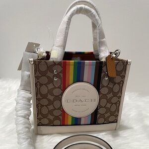 Coach Demsey tote 22